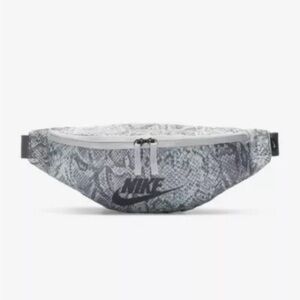 Nike Cross Body Grey & White Snakeskin Fanny Pack. Brand New Without Tags